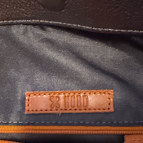 HOBO Silver Metallic Leather Shoulder Bag - Picture 2 of 8